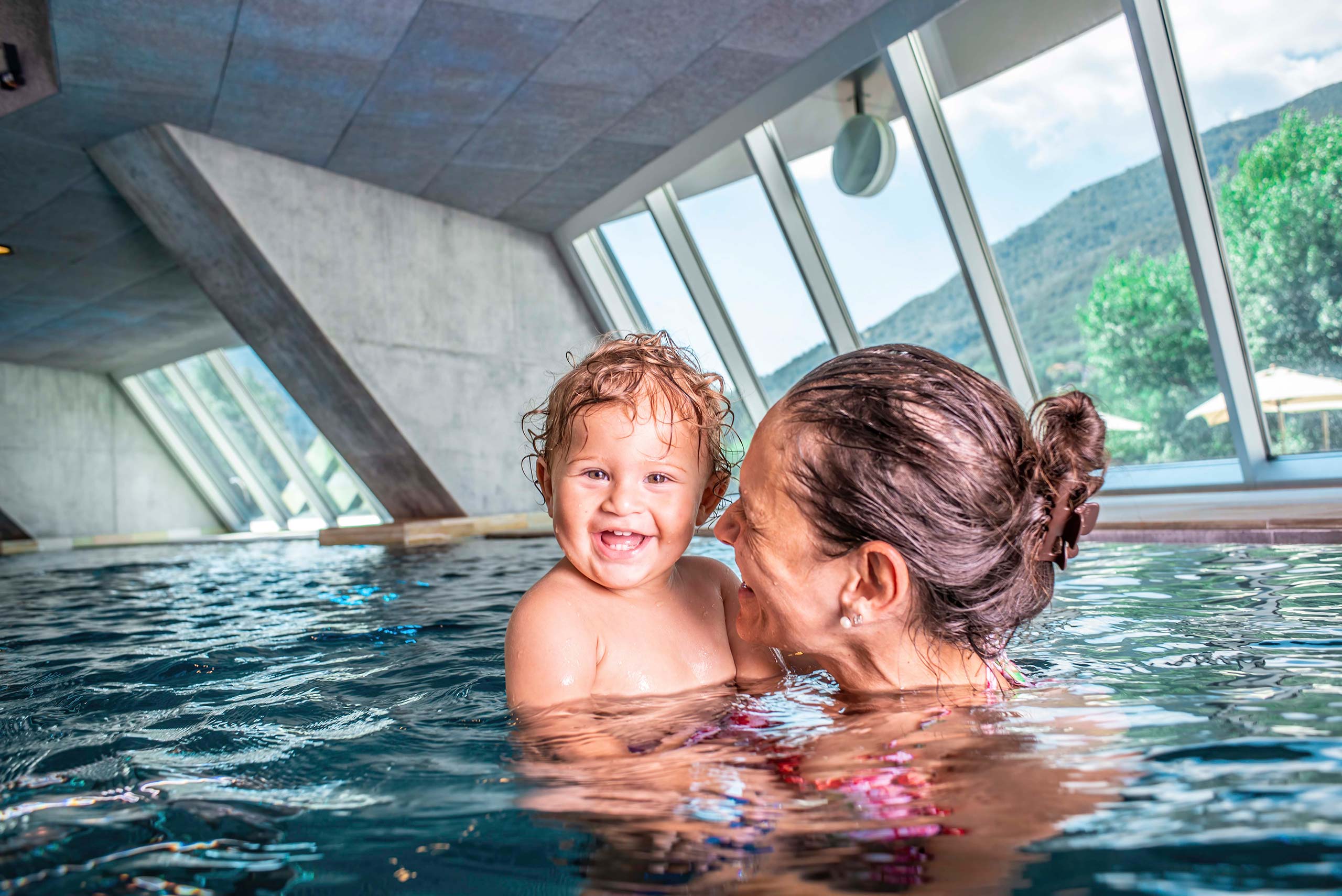 Mamma Bebé _ Piscina _ Splash e Spa Tamaro